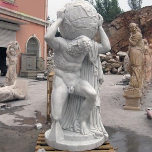 Poznati starogrčki bogovi, ukrasni kip atlasa od bijelog mramora u prirodnoj veličini koji drži svijet