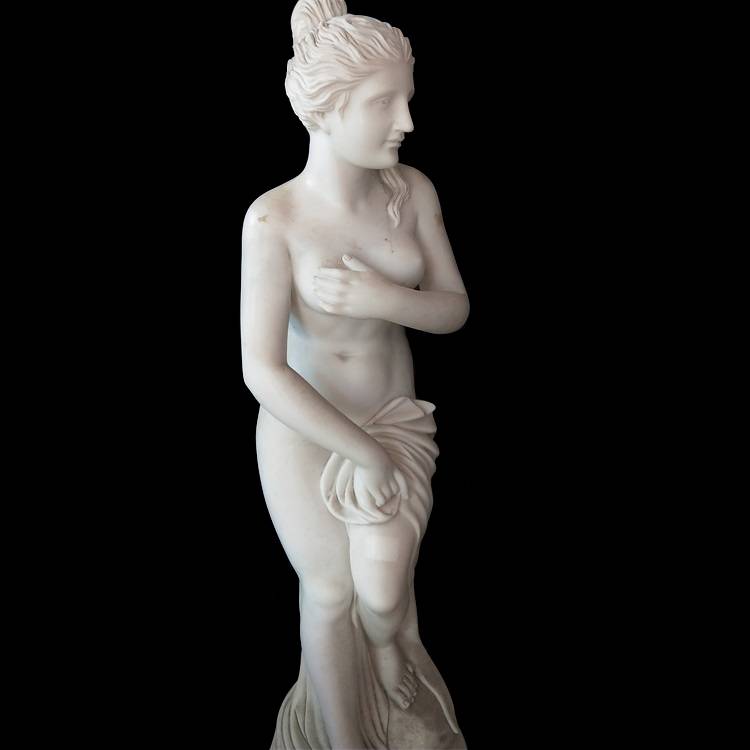 Scultura in pietra con figura di donna nuda da giardino intagliata a mano