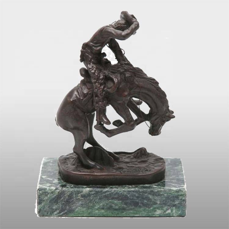 Բրոնզե Նապաստակի արձանների համար ամենաթեժներից մեկը՝ բացօթյա պարտեզի մեծ զարդարված կենդանու բրոնզե ձիու արձան – Ատիսան ստեղծագործություններ