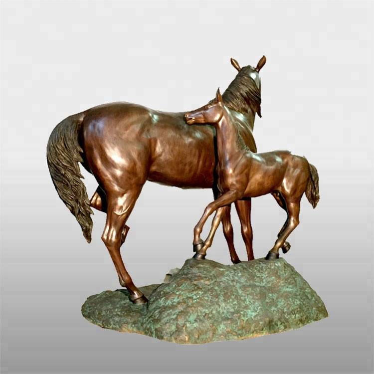 Kerajinan logam dekorasi rumah patung kuda kuningan antik