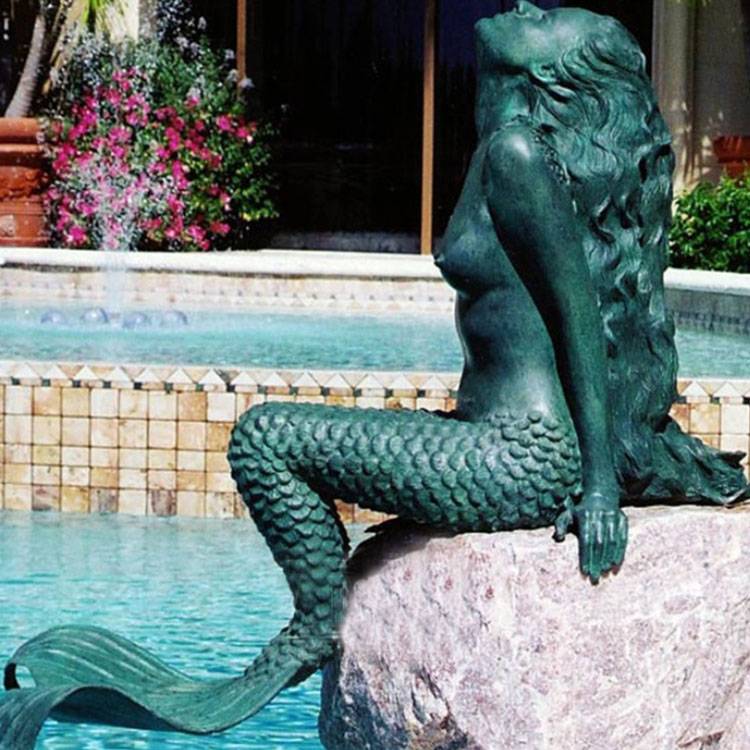 Statua di sirena in rame bronzo antico a grandezza naturale di alta qualità in vendita