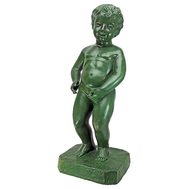 En-gros turnare metal bronz bronz figuri de băiat pipi statuie fântână cu apă de vânzare