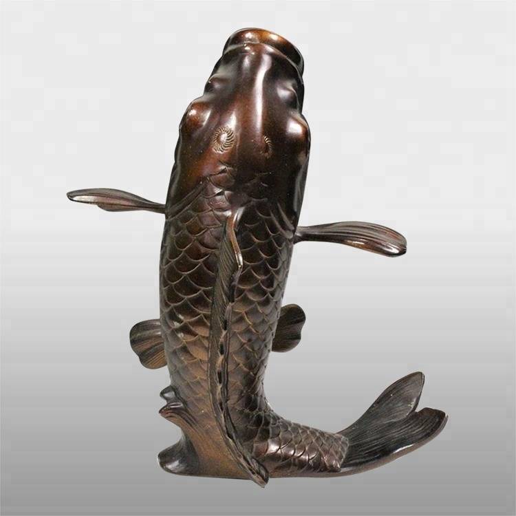 Kina bronsfiskskulptur till salu