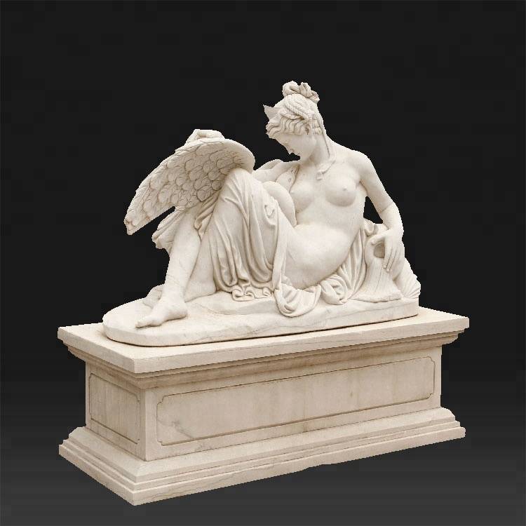 Sodas Rankomis raižyta akmens marmuro nuogos moters angelo statula