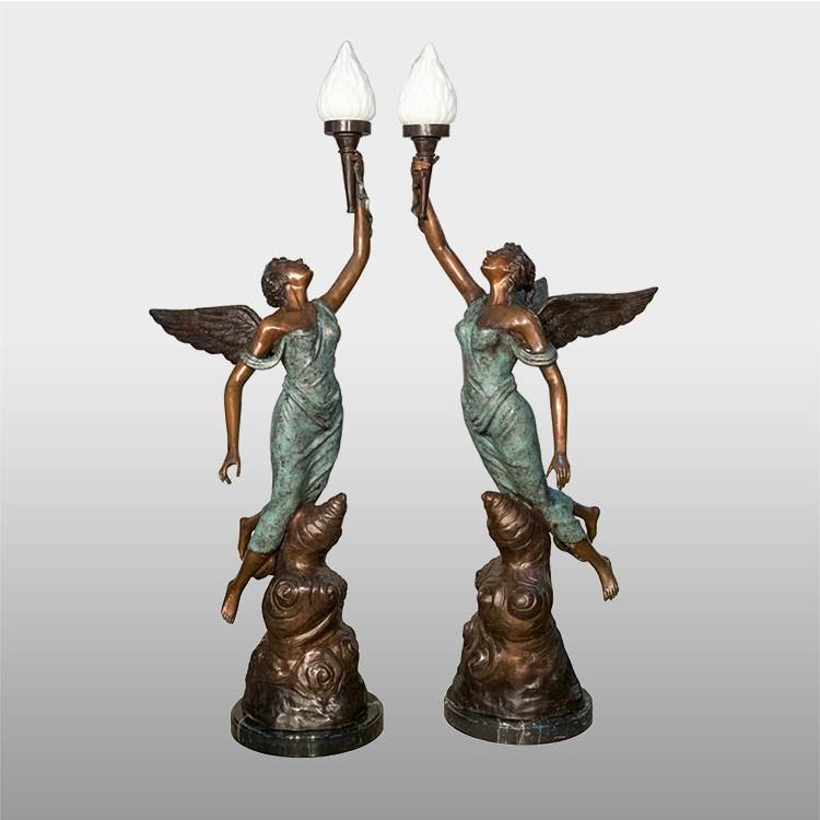 Skulpturë romake bronzi e personalizuar nga fabrika - Skulpturë me llambë bronzi dekorative kopshti në natyrë - Atisan Works
