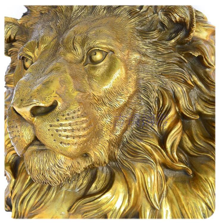 Фонтан із полірованого лиття для приміщень із бронзової скульптури голови лева на стіні