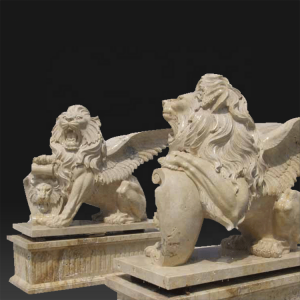 Індывідуальныя скульптуры мармуровага льва вялікага памеру на адкрытым паветры
