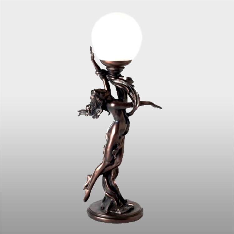 Bundpris Bronze Ansigtsskulptur - bronze- og messingstøbedame, der holder skulpturlamper til udendørsdekoration – Atisan Works