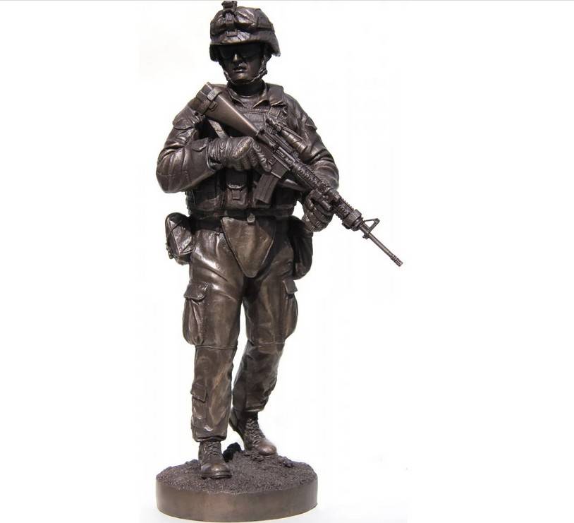 Sculptură figurine decor exterior și interior sculptură mare soldat din alamă și bronz aur mărime naturală