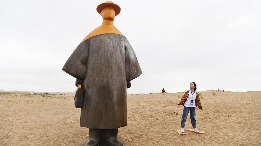 Istražite prvi pustinjski muzej skulptura u Kini s gigantskim kreacijama