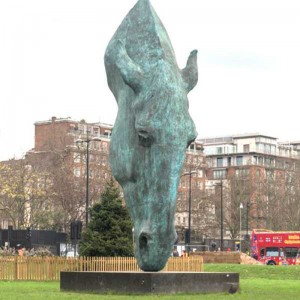 Brončana velika statua konjske glave na prodaju