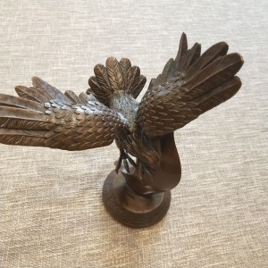 Decor de gradina sculptura vultur antic din bronz