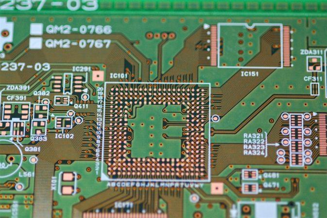 Necessary conditions for soldering PCB circuit boards