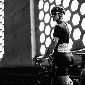 लेडीज़ साइकिल जर्सी छोटी बाजू ठंडी सूखी सांस लेने योग्य