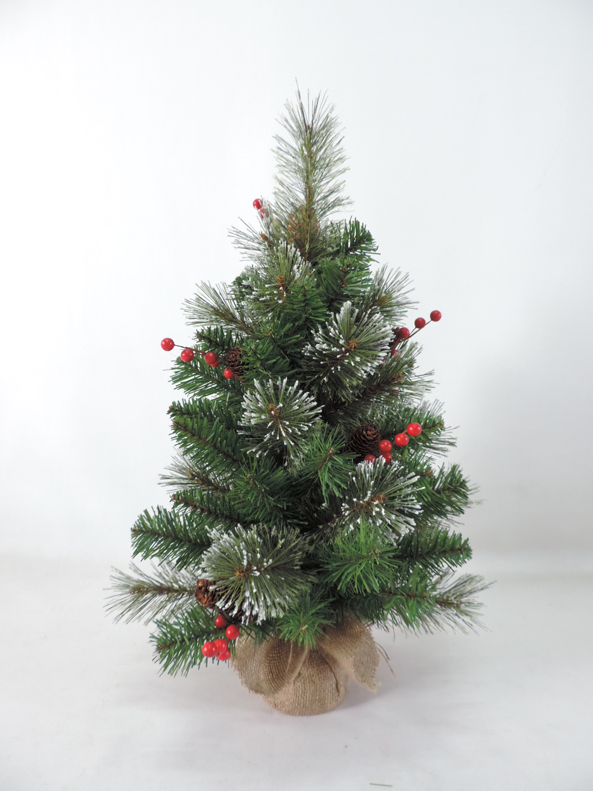 The 7 Best Artificial Christmas Trees | Reviews by Wirecutter