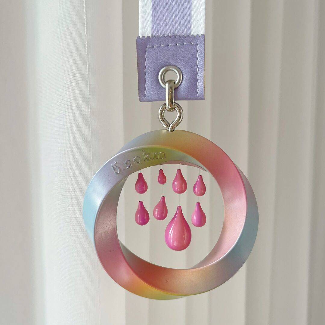 Get ready to run the race of your life with our custom gradient marathon medals!