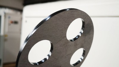 Carbon Steel Laser Ausschneiden a Gravuren