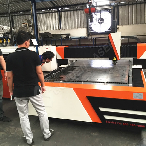 Stroj za rezanje ploča s laserskim vlaknima za kućište transformatora u Tajlandu