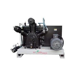 Medium pressure piston air compressor