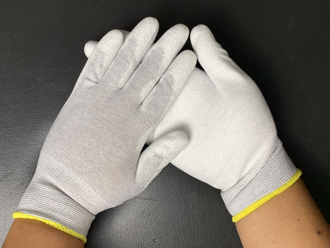 Carbon Fiber with PU Coating Cleanroom ESD & Anti Static Gloves