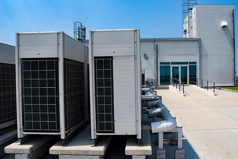 Sistemas HVAC comerciales: elegir el mejor equipo de refrigeración y calefacción para su edificio