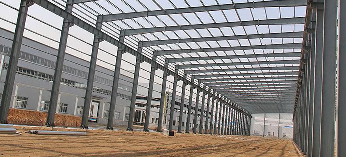 Acciaio-edilizia-strutture-materiali-strutturale-acciaio-fabbricazione-per-prefabbricati-acciaio-magazzino
