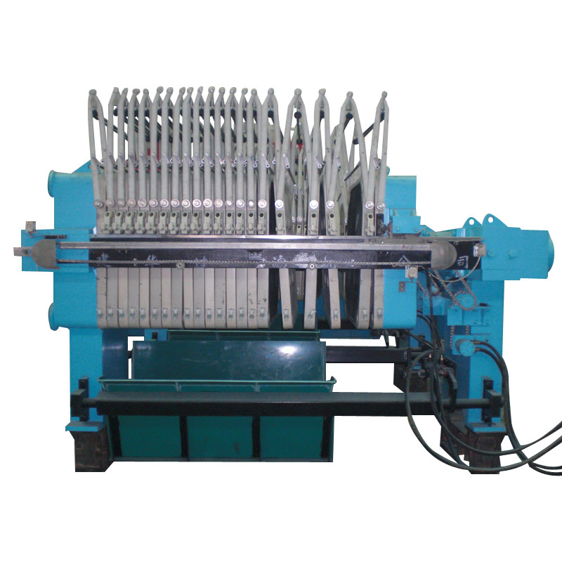 Automatic filter press with tilting device Featured Image