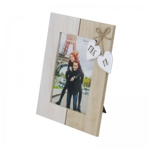 Mr and Mrs Wedding Picture Frame With Wooden Hearts, Rutic Wedding Decor, Bridal Shower Gift, Wedding Picture Frame Para sa Mag-asawa