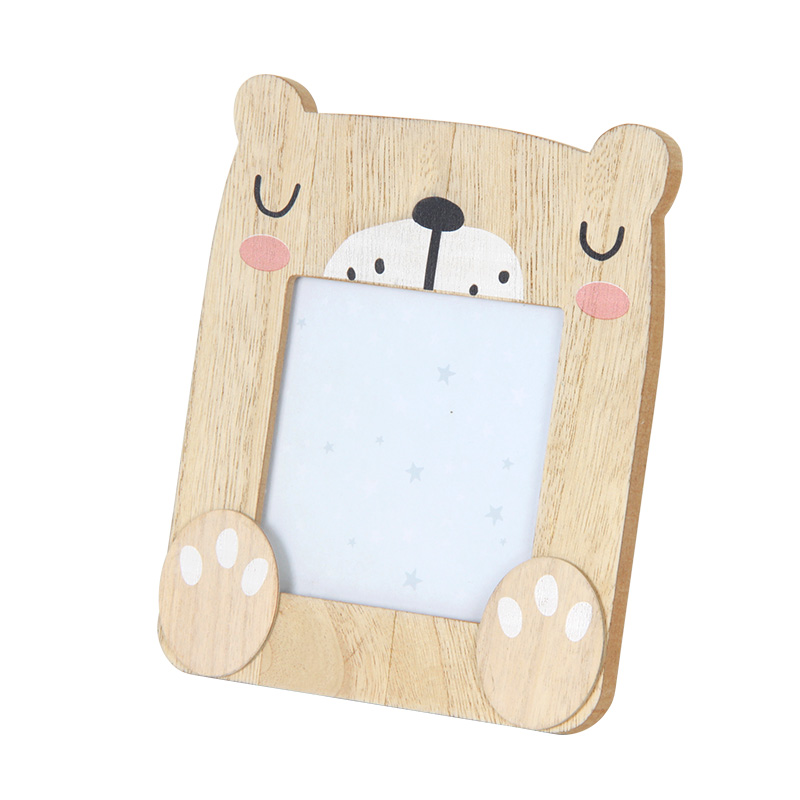 4x4-palčni lesen okvir za fotografije v obliki medveda v barvi lesa Predstavljena slika