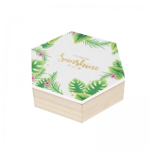 Caja de almacenamiento de madera con decoración hexagonal natural