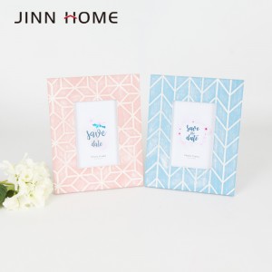 Jinn Home 4x6in marco de fotos de madeira pintado en rosa rústico tallado en liña
