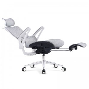 Лучшее кресло для домашнего офиса с сеткой Staples Ergonomics с подставкой для ног