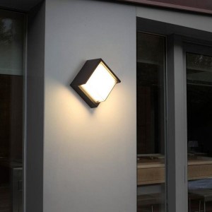 Zewnętrzna lampa ścienna 12W LED Nowoczesna kinkiet ścienny Zewnętrzny naścienny korytarz ogrodowy Ganek Oświetlenie patio Wodoodporna oprawa ścienna LED do oświetlenia zewnętrznego