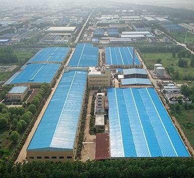 Annual productivity of 120,000 tons in the 110,000㎡factory.
Four Dornir film-drawing production lines and one home-made test line，sixsheet lines.
Workshops under 6S standardized management.