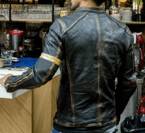 Ерлерге арналған жаңа мотоцикл курткасы Себептік винтажды былғары курткалар Ерлер киімі Сәнді байкер найзағай қалтасының дизайны PU былғары курткасы Ерлер