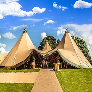 Duży namiot kempingowy Tipi na imprezę indyjską