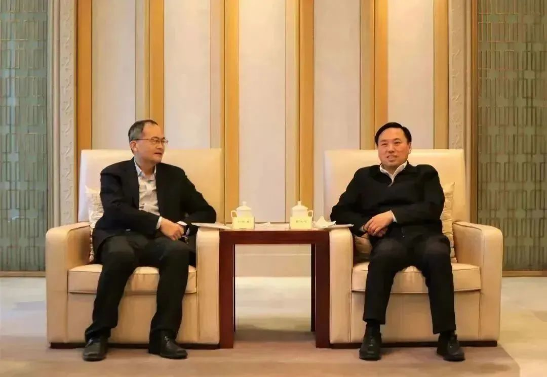 Yang Yongqing, Secretary of the Party Committee and Chairman of SUMEC, led a team to visit Xing Zhengjun, Mayor of Lianyungang City