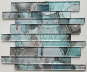 Мозаик ѕидни плочки од мозаик од морска школка од океанско сино стакло Фабрички фабрички ленти сино стаклен мозаик за декорација на ѕидови Висококвалитетен мозаик со кристална лента за кујнски плочки за бања