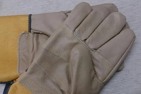 Can you steam clean the leather gloves?