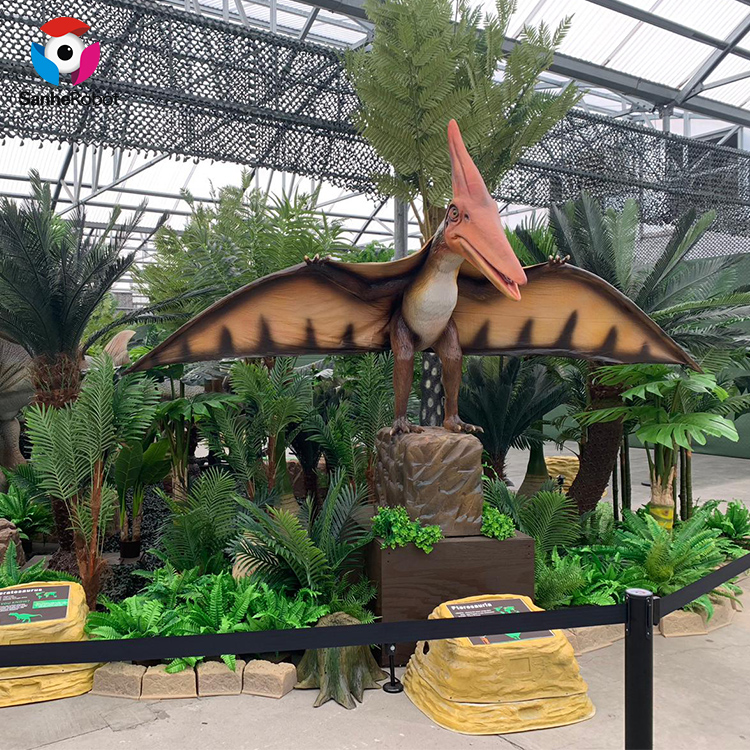 Customers love dinosaurs in the dinosaur pterosaur theme exhibition hall Featured Image