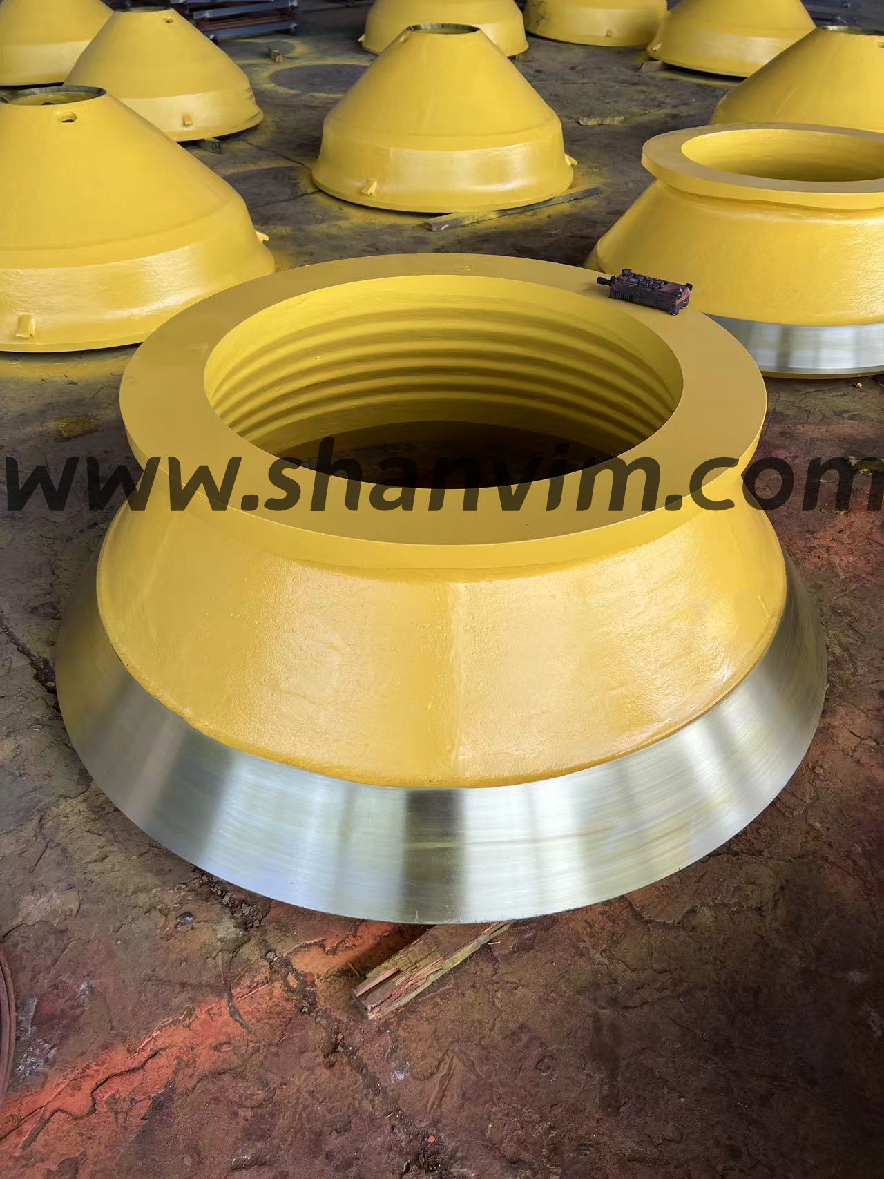 Material of crusher wear parts