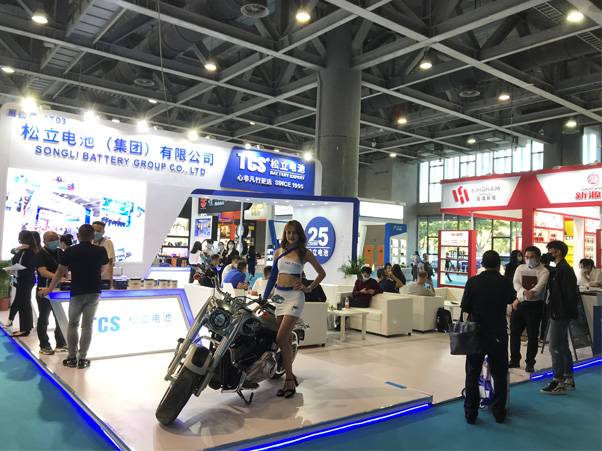 Batterie TCS au 80e salon chinois des pièces de moto à Guangzhou