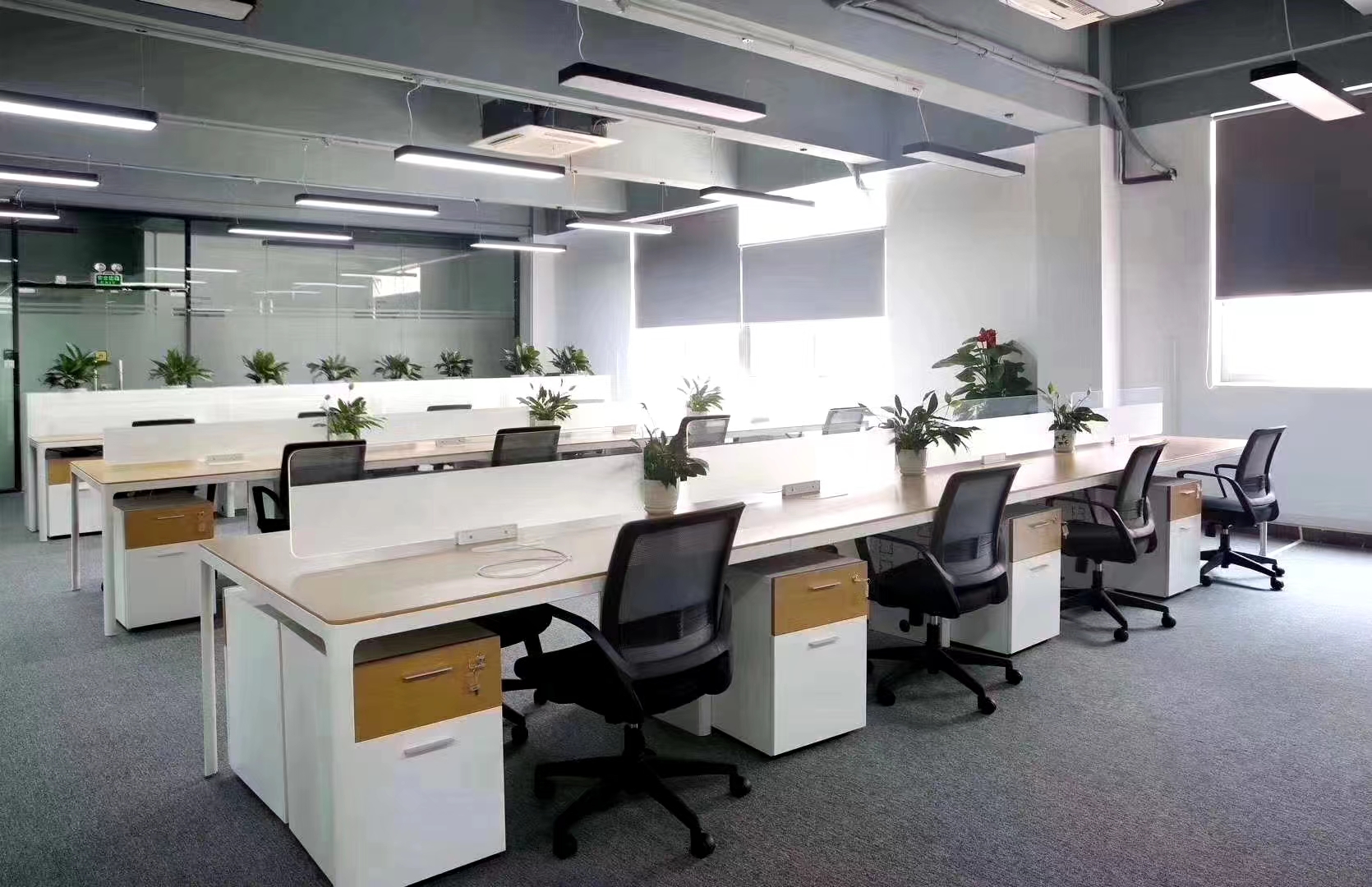 How to choose office furniture and what should we pay attention to?