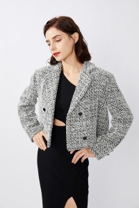 Klasický oblekový kabát v kombinaci se stylem Chanel a elegantní látkou