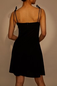 Бодикон секси фустан без грб полиестерски спандекс летен шпагети со прерамки