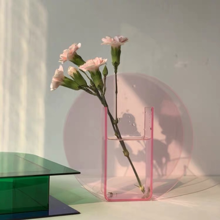 Daahfurnaanta Pink Lucite Flower Vase Wedding Qurxinta Qurxinta Sawirka