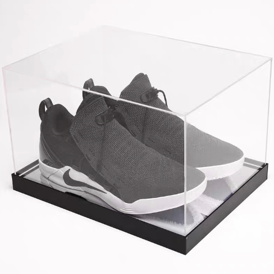 קופסת נעליים לתצוגה אקרילית של נעלי ספורט שקופות במפעל