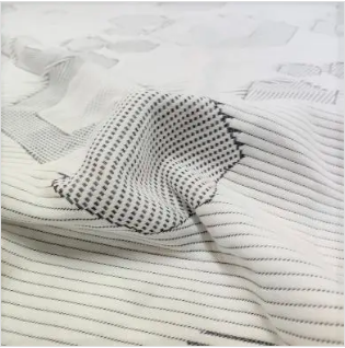 Belibje ongeëvenaarde komfort mei 100% polyester matras: top foardielen en funksjes.