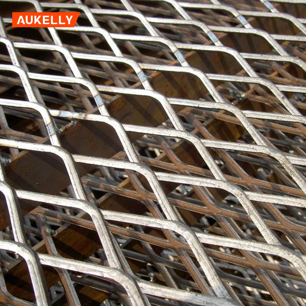 Lågt pris expanderad metallnät / maskinpress expanderad metall / staket Sekretess galvaniserat ståltrådsnät 4×8 sträckmetall låg