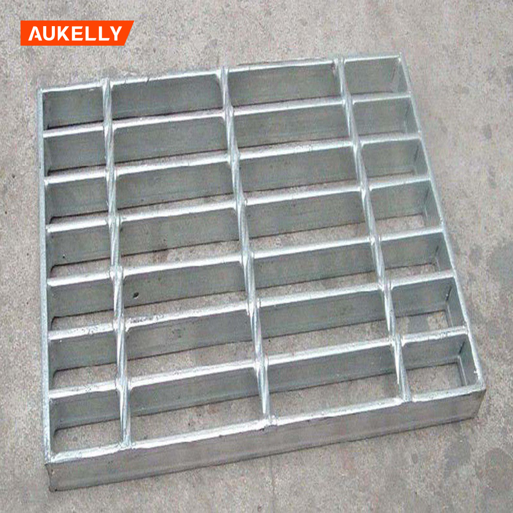 Кина тешки поцинковани експандирани метал смањује тежину челичне решетке за модну писту по квадратном метру